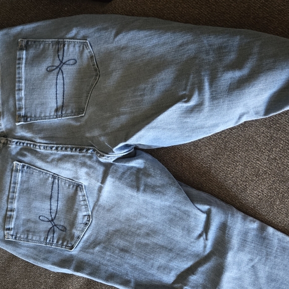 Denizen Mid Rise Skinny Jeans - Picture 3 of 4